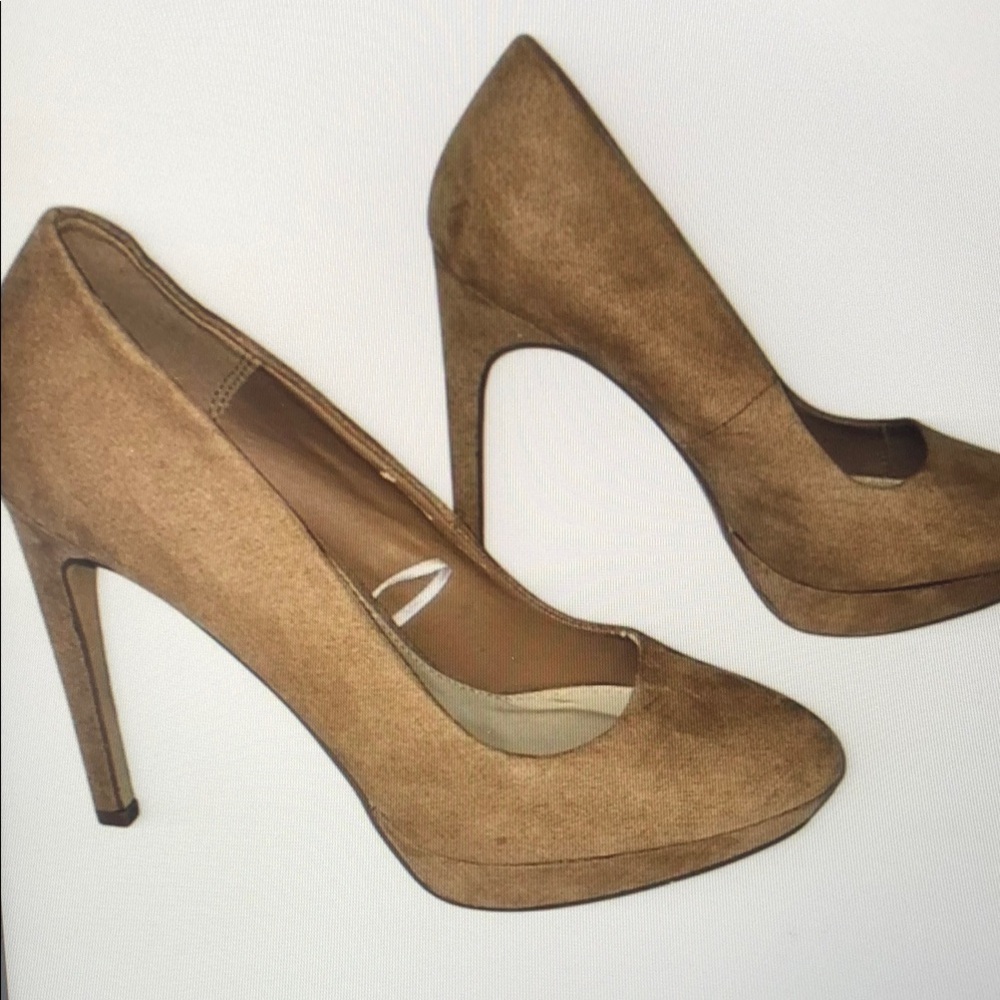 Platform Pumps Tan Faux Suede Almond Toe Stiletto 6.5 platform chic
Forever 21